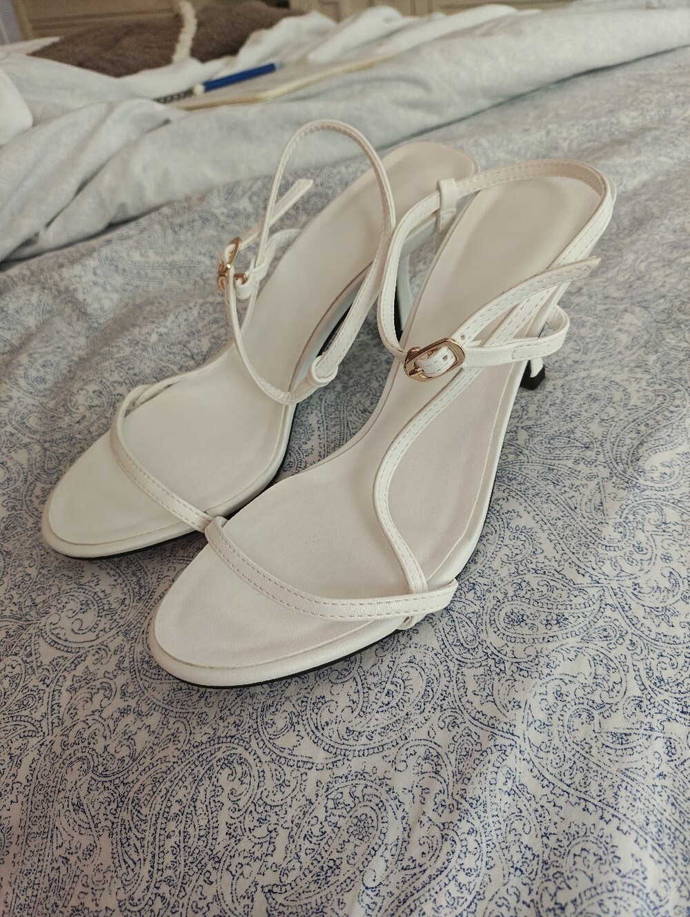 Elegant White Strappy Women's Heels - Classic Slingback Sandals Sz 35